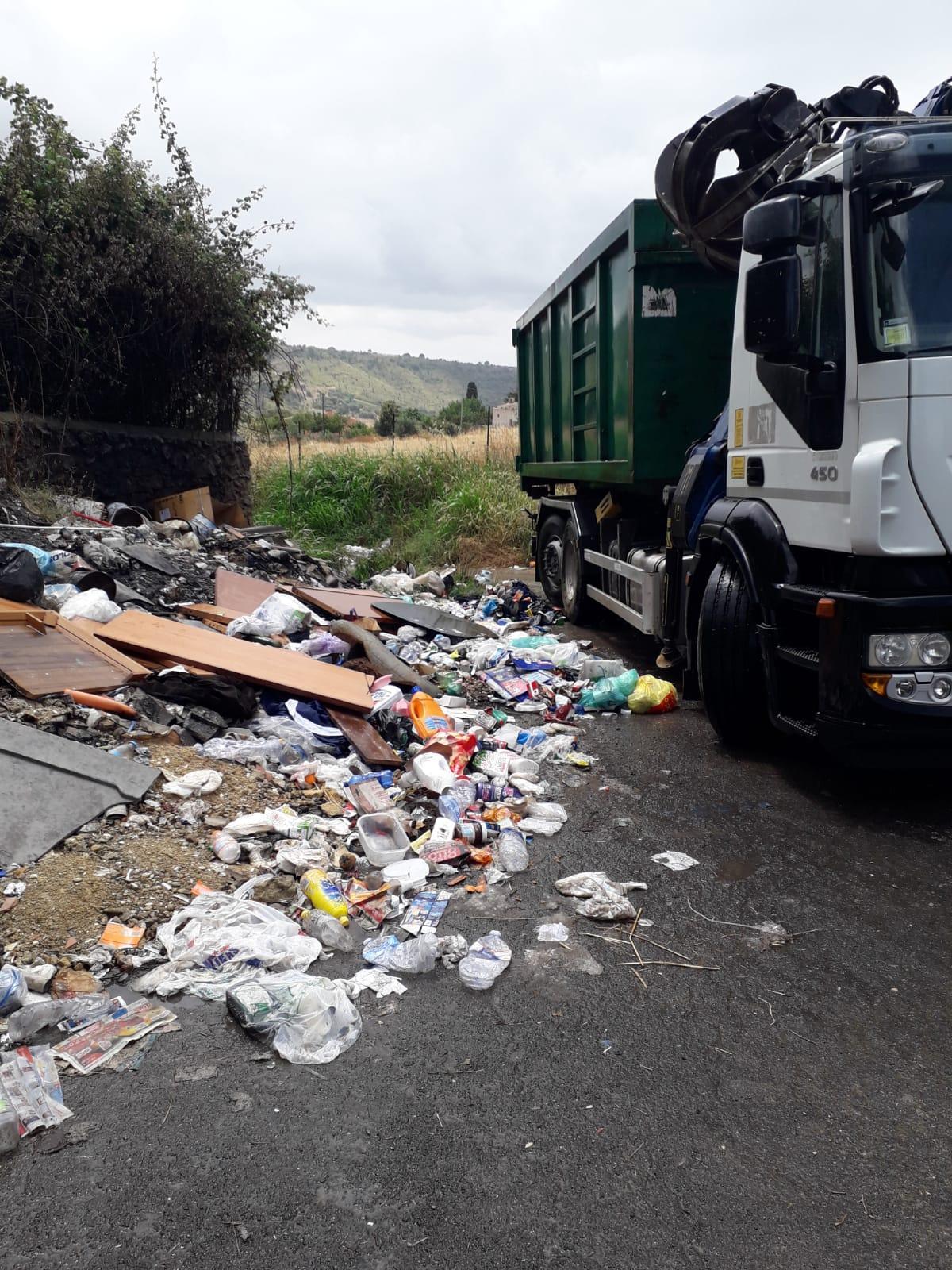 Caltagirone, la visita dell’assessore Pierobon: “Il Calatino modello positivo” fra i progetti un polo tecnologico per i rifiuti e l’ampliamento dell’impianto di compostaggio